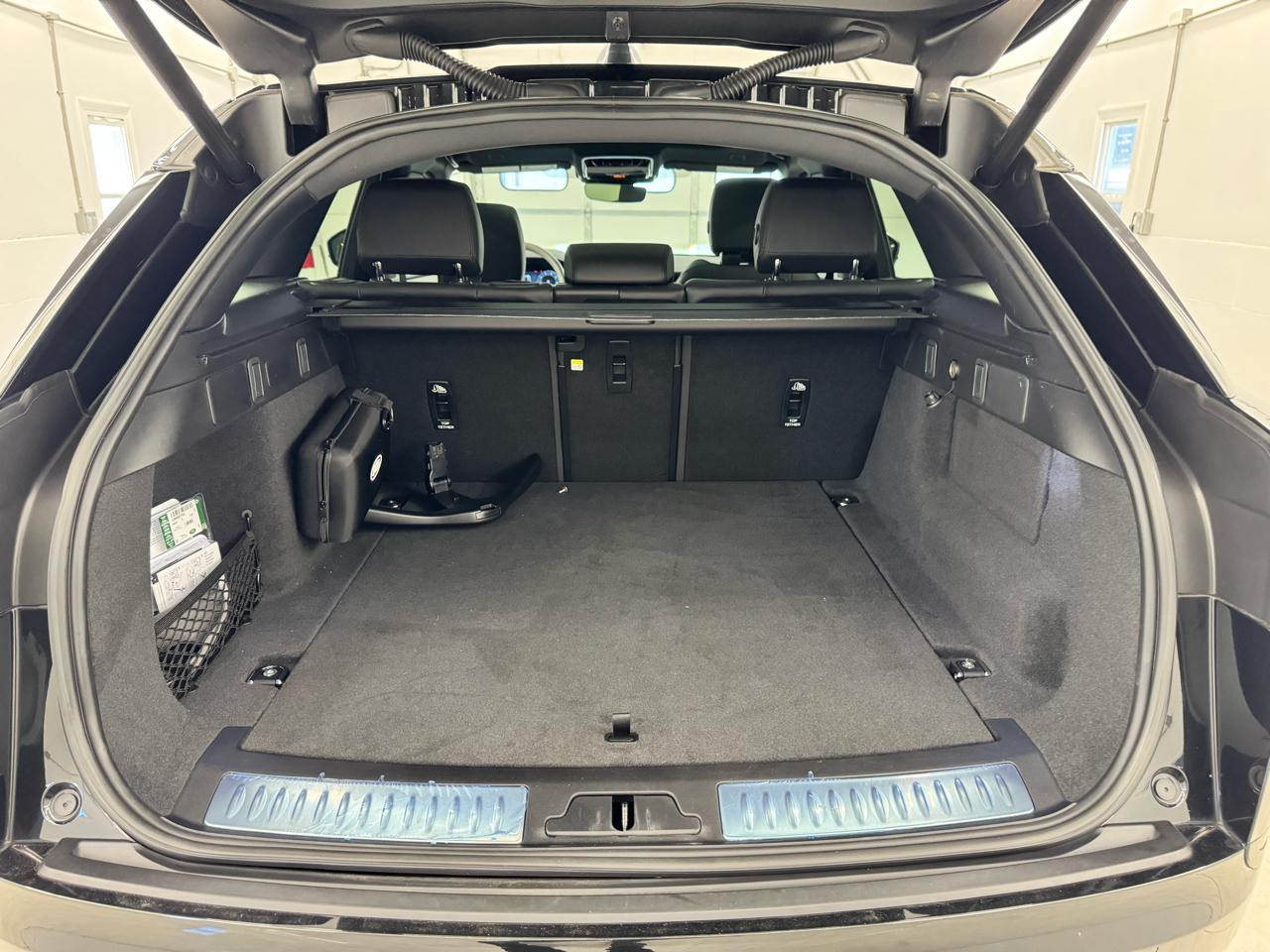 Land Rover Range Rover Velar P250 Dynamic SE 2024