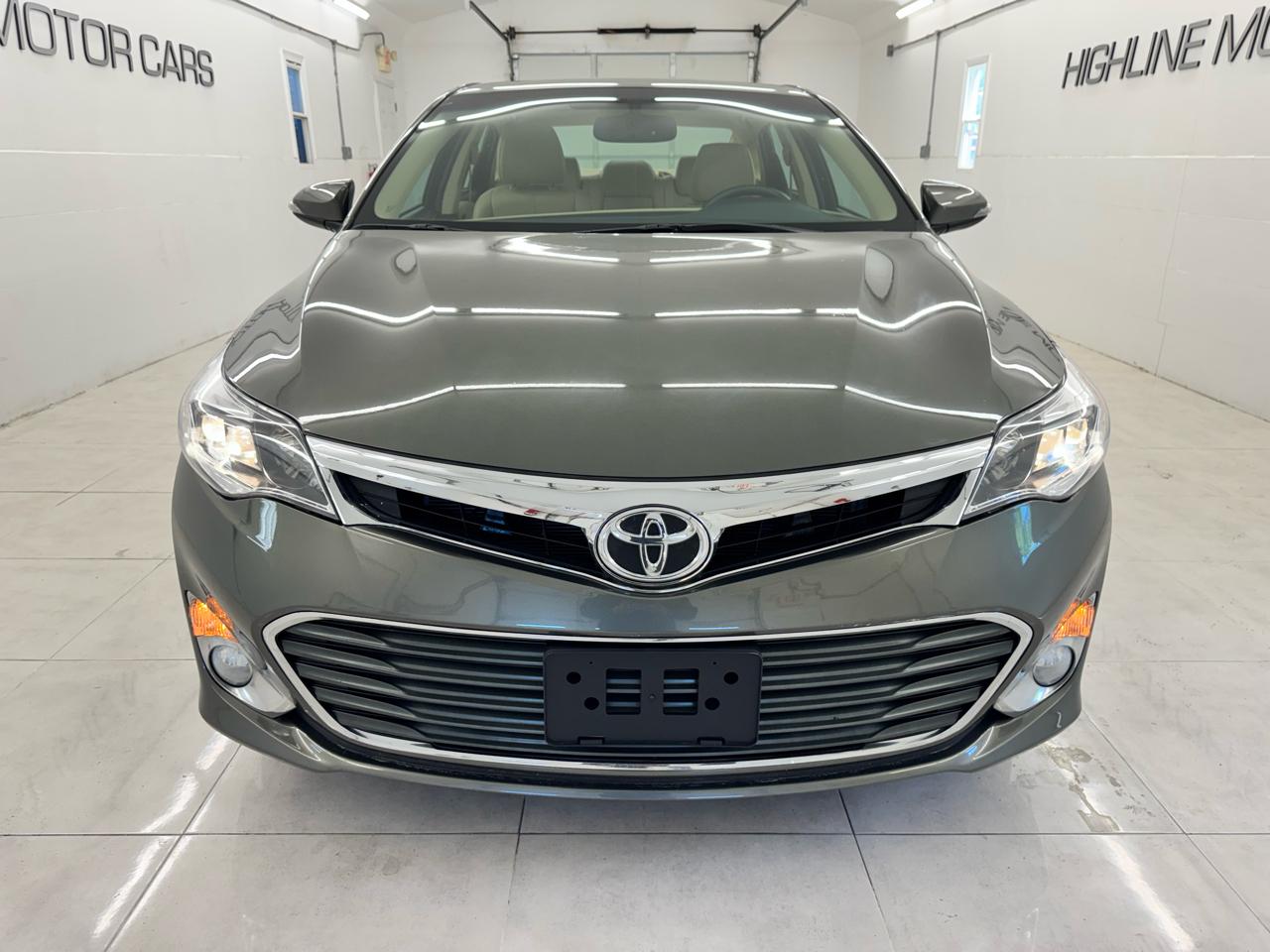 Toyota Avalon 4dr Sdn XLE Premium (Natl) 2014
