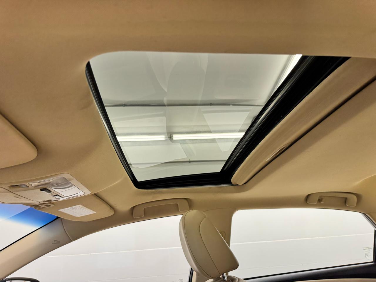 Toyota Avalon 4dr Sdn XLE Premium (Natl) 2014