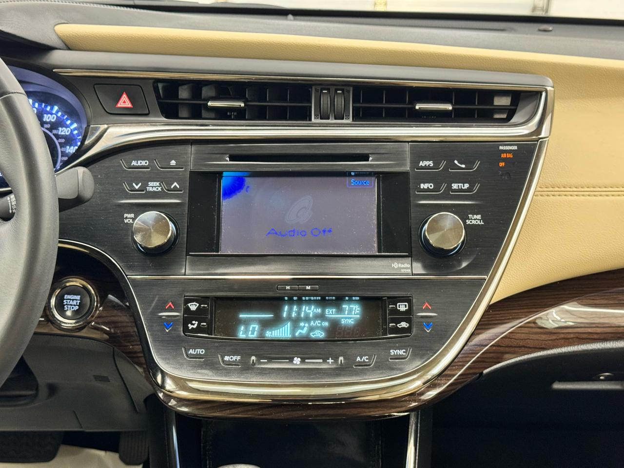 Toyota Avalon 4dr Sdn XLE Premium (Natl) 2014