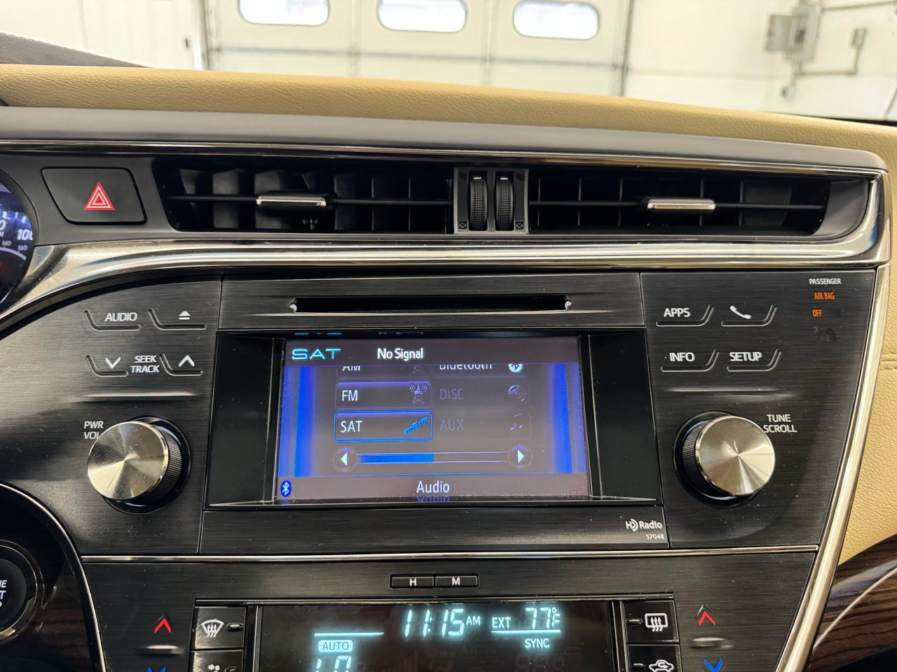 Toyota Avalon 4dr Sdn XLE Premium (Natl) 2014