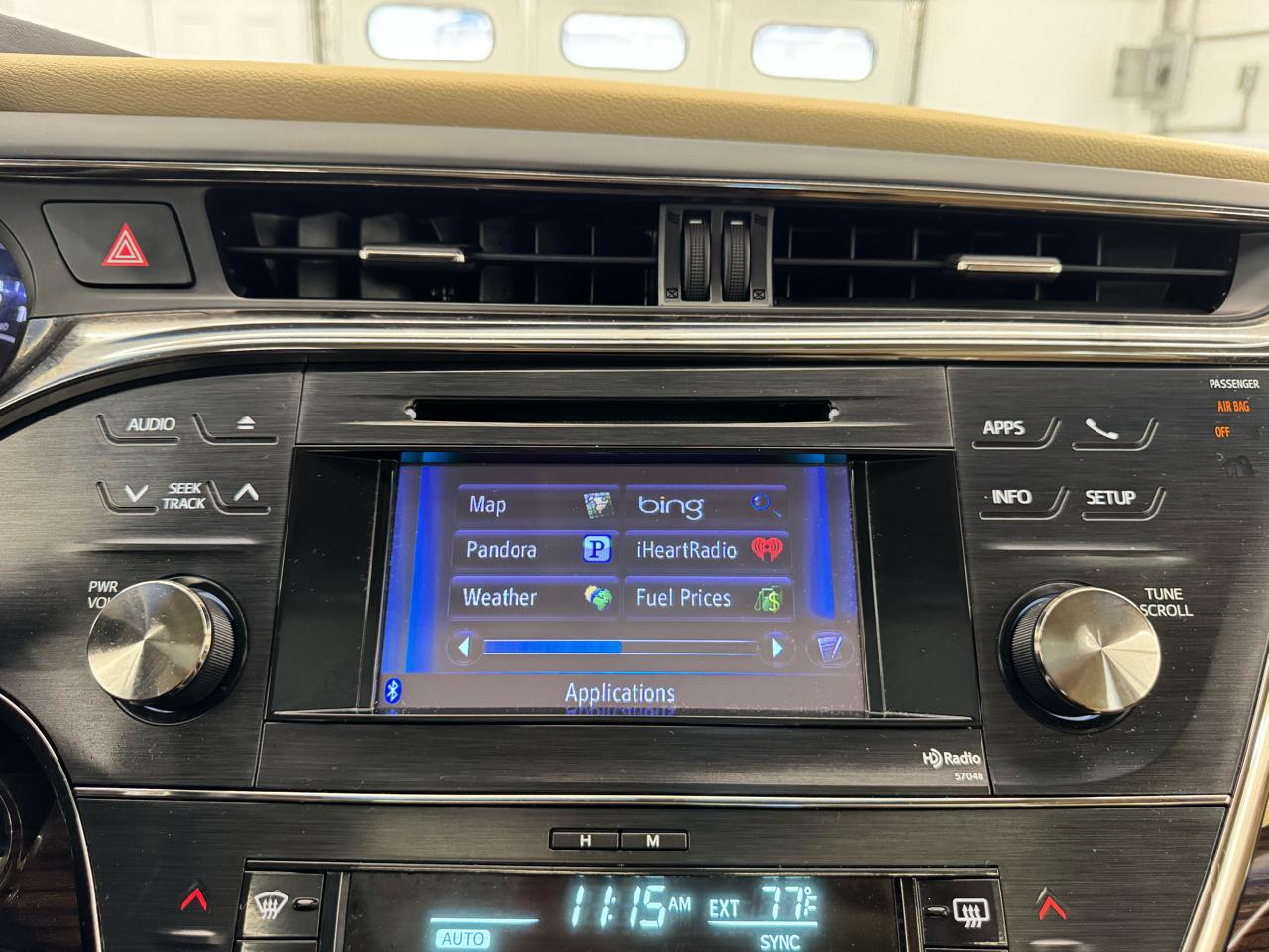 Toyota Avalon 4dr Sdn XLE Premium (Natl) 2014