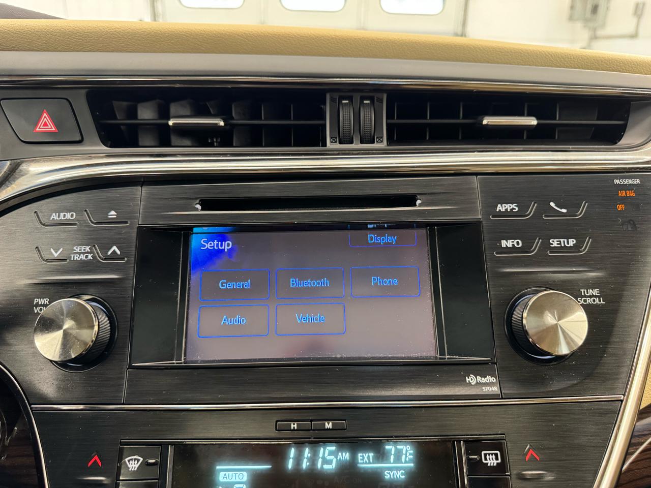 Toyota Avalon 4dr Sdn XLE Premium (Natl) 2014