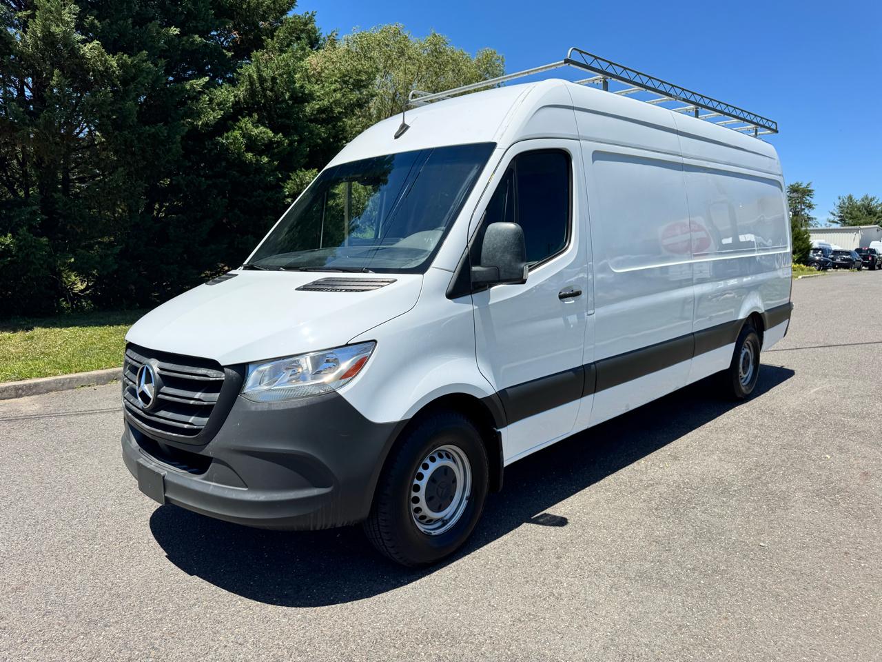 Mercedes-Benz Sprinter Cargo Van 2500 High Roof I4 Gas 170" RWD 2022