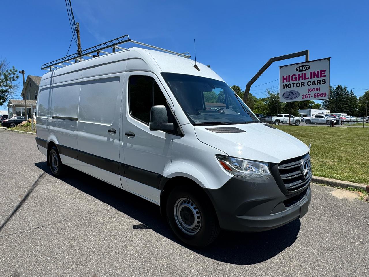 Mercedes-Benz Sprinter Cargo Van 2500 High Roof I4 Gas 170" RWD 2022