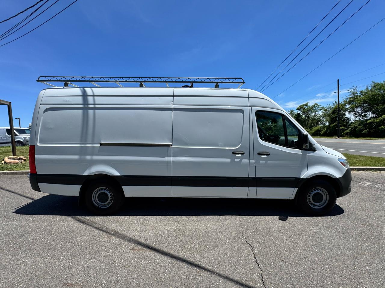 Mercedes-Benz Sprinter Cargo Van 2500 High Roof I4 Gas 170" RWD 2022