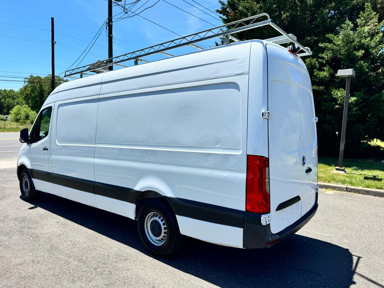 Mercedes-Benz Sprinter Cargo Van 2500 High Roof I4 Gas 170" RWD 2022