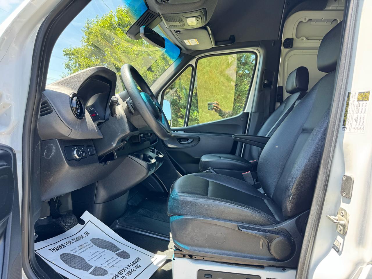 Mercedes-Benz Sprinter Cargo Van 2500 High Roof I4 Gas 170" RWD 2022