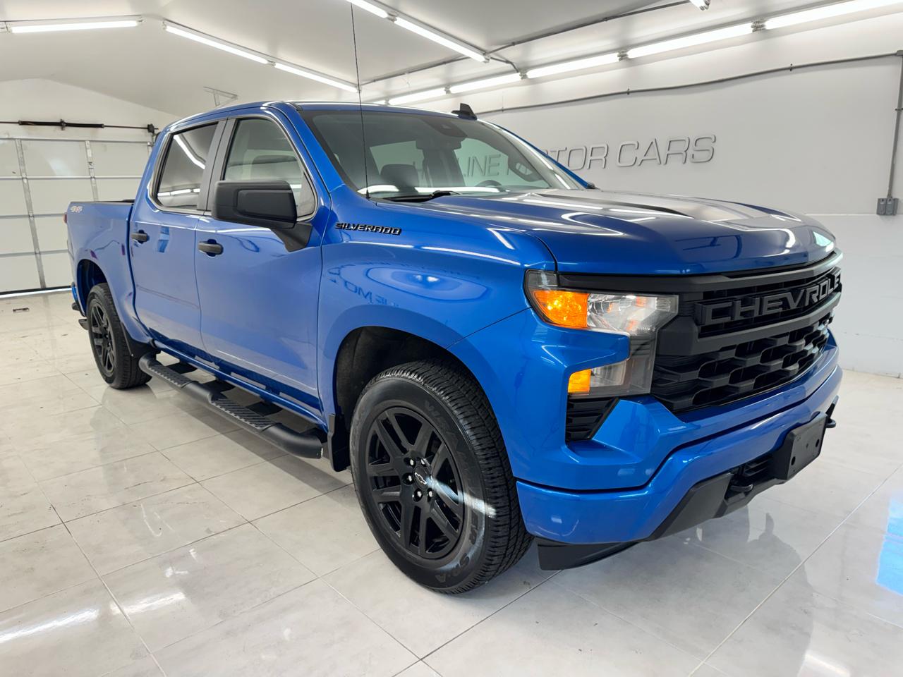 Chevrolet Silverado 1500 4WD Crew Cab 147" Custom 2022