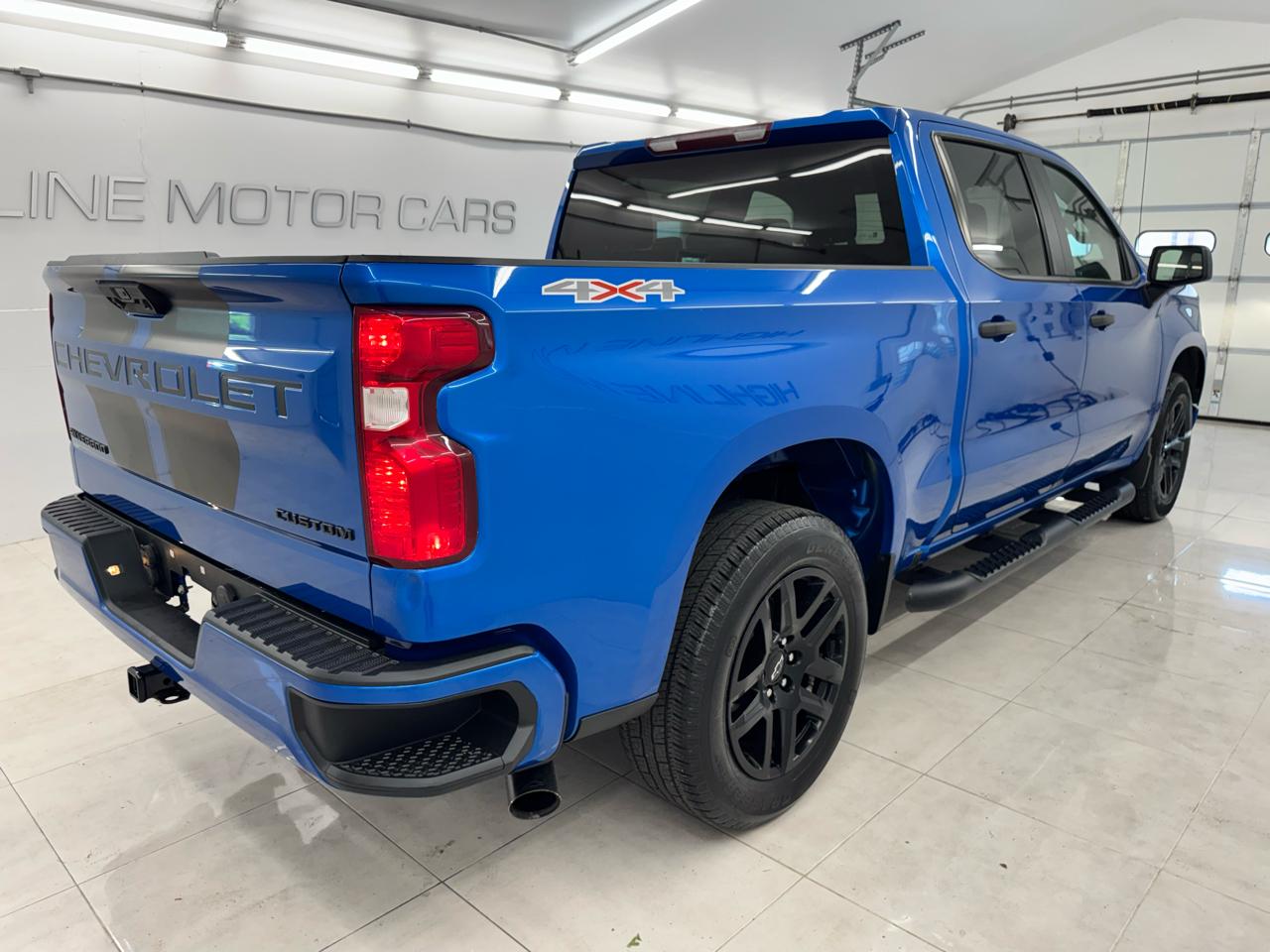 Chevrolet Silverado 1500 4WD Crew Cab 147" Custom 2022