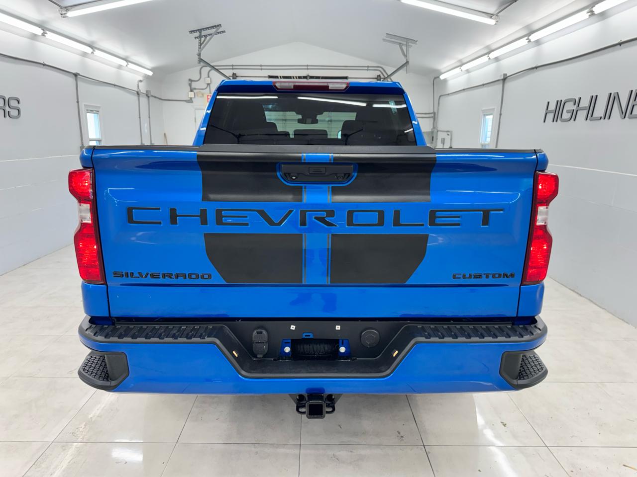 Chevrolet Silverado 1500 4WD Crew Cab 147" Custom 2022