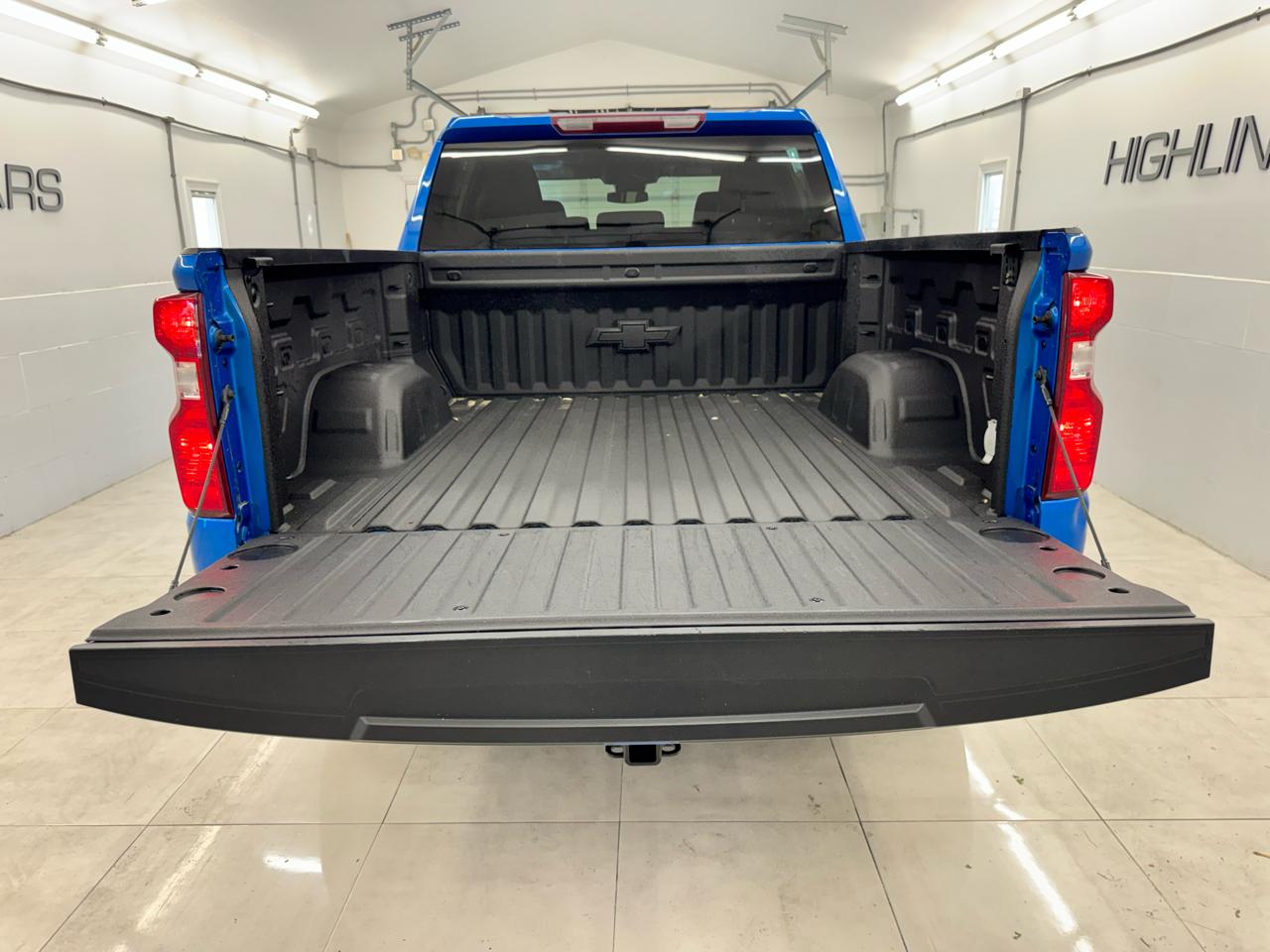 Chevrolet Silverado 1500 4WD Crew Cab 147" Custom 2022