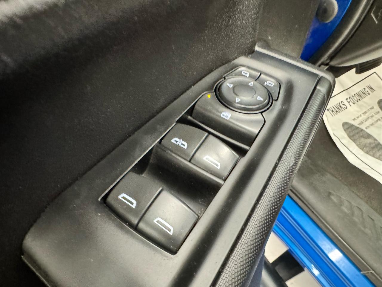 Chevrolet Silverado 1500 4WD Crew Cab 147" Custom 2022