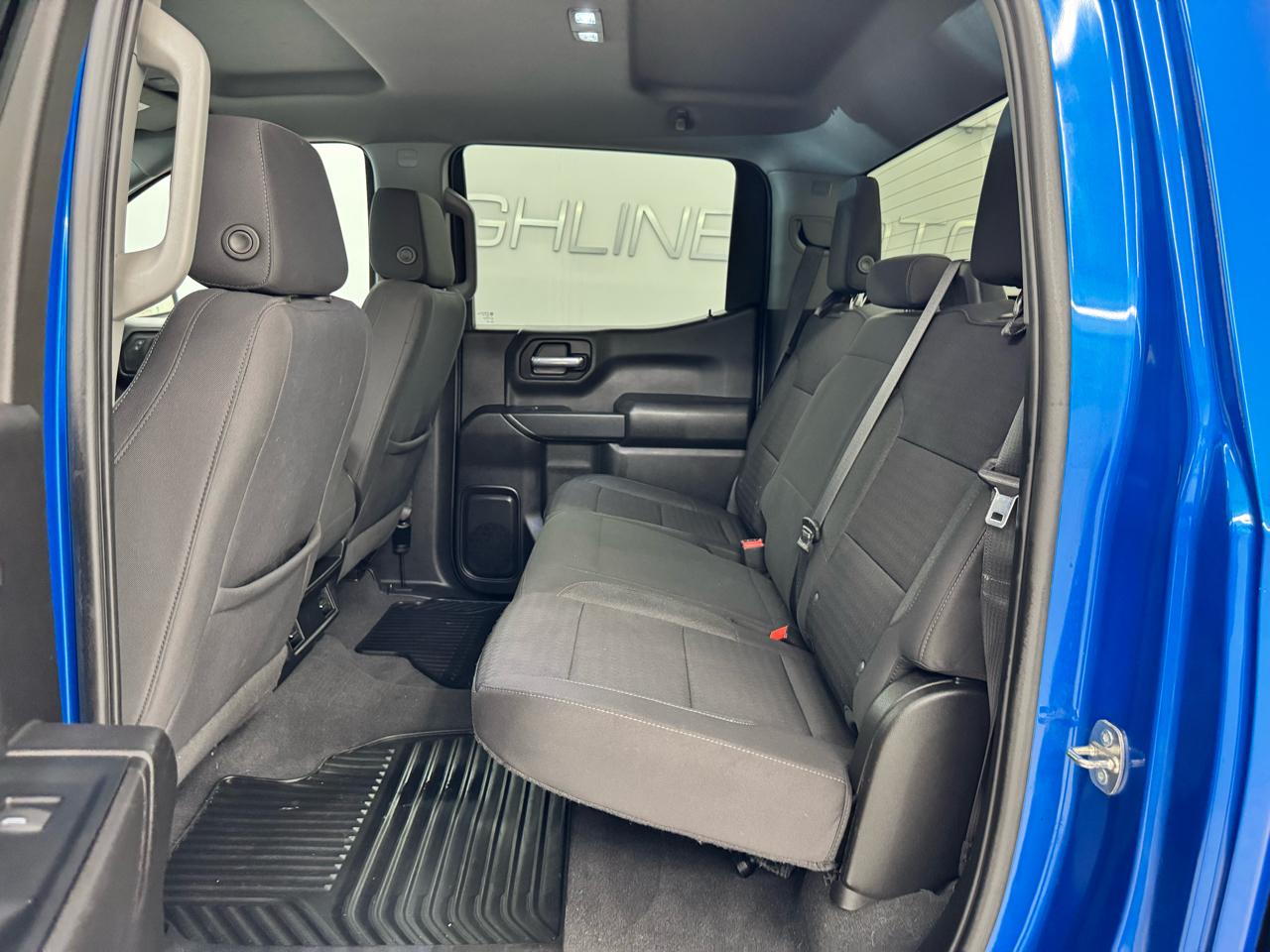 Chevrolet Silverado 1500 4WD Crew Cab 147" Custom 2022