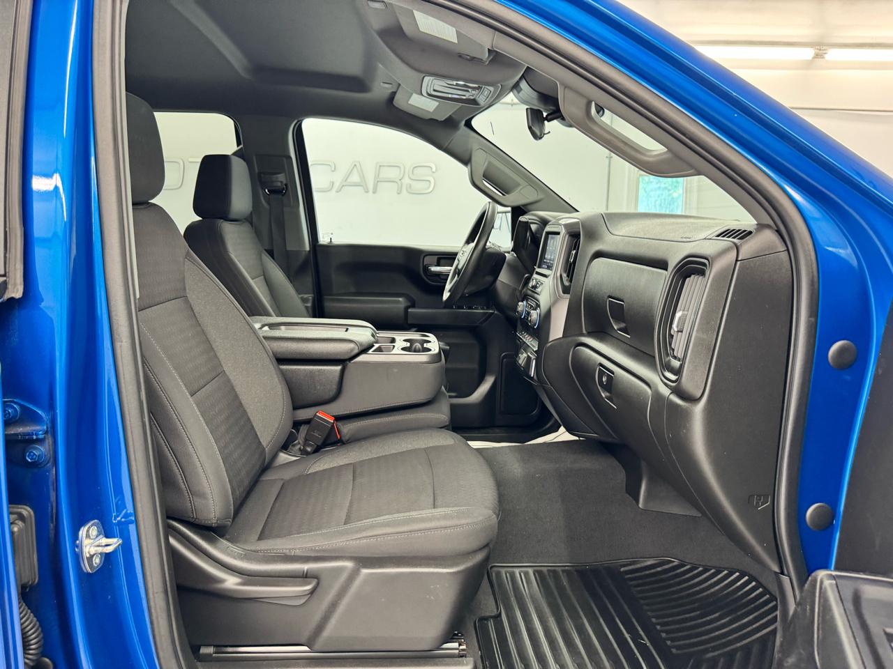 Chevrolet Silverado 1500 4WD Crew Cab 147" Custom 2022