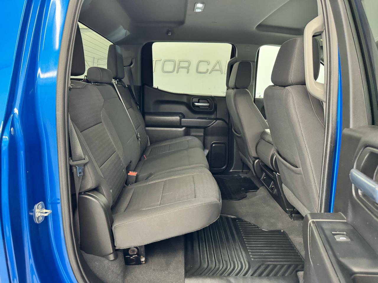 Chevrolet Silverado 1500 4WD Crew Cab 147" Custom 2022