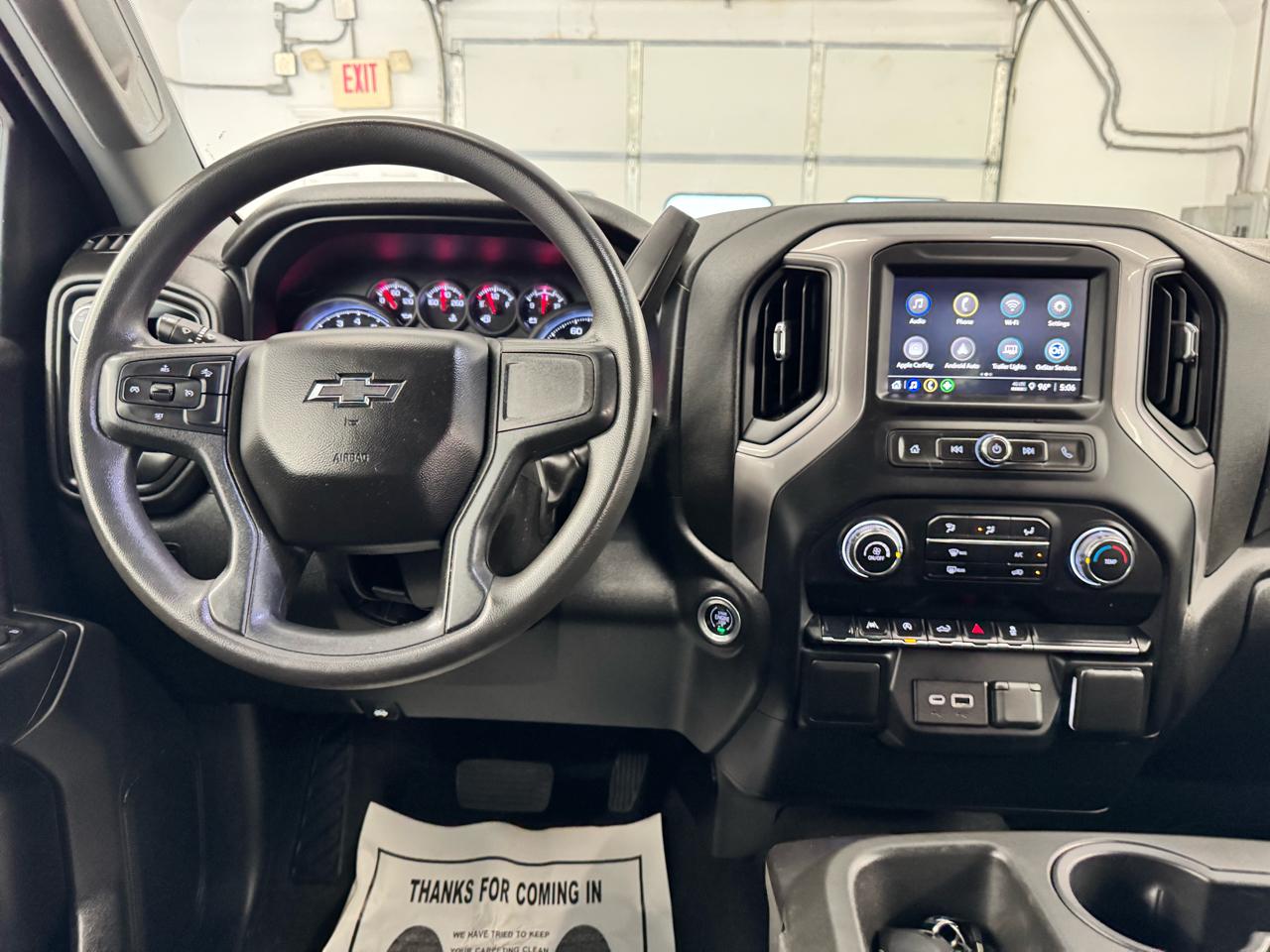 Chevrolet Silverado 1500 4WD Crew Cab 147" Custom 2022