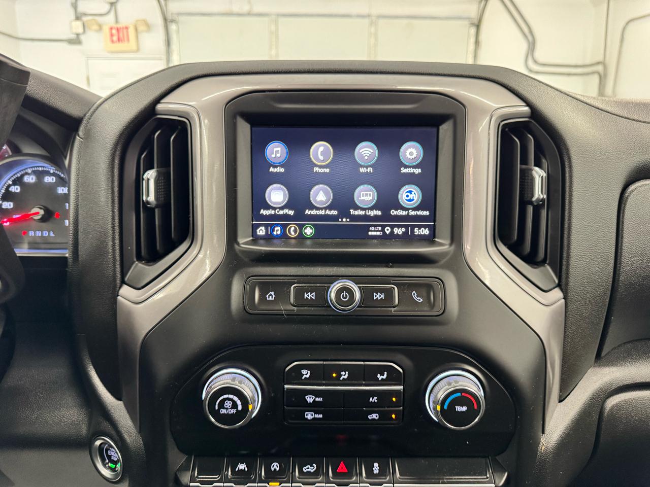 Chevrolet Silverado 1500 4WD Crew Cab 147" Custom 2022