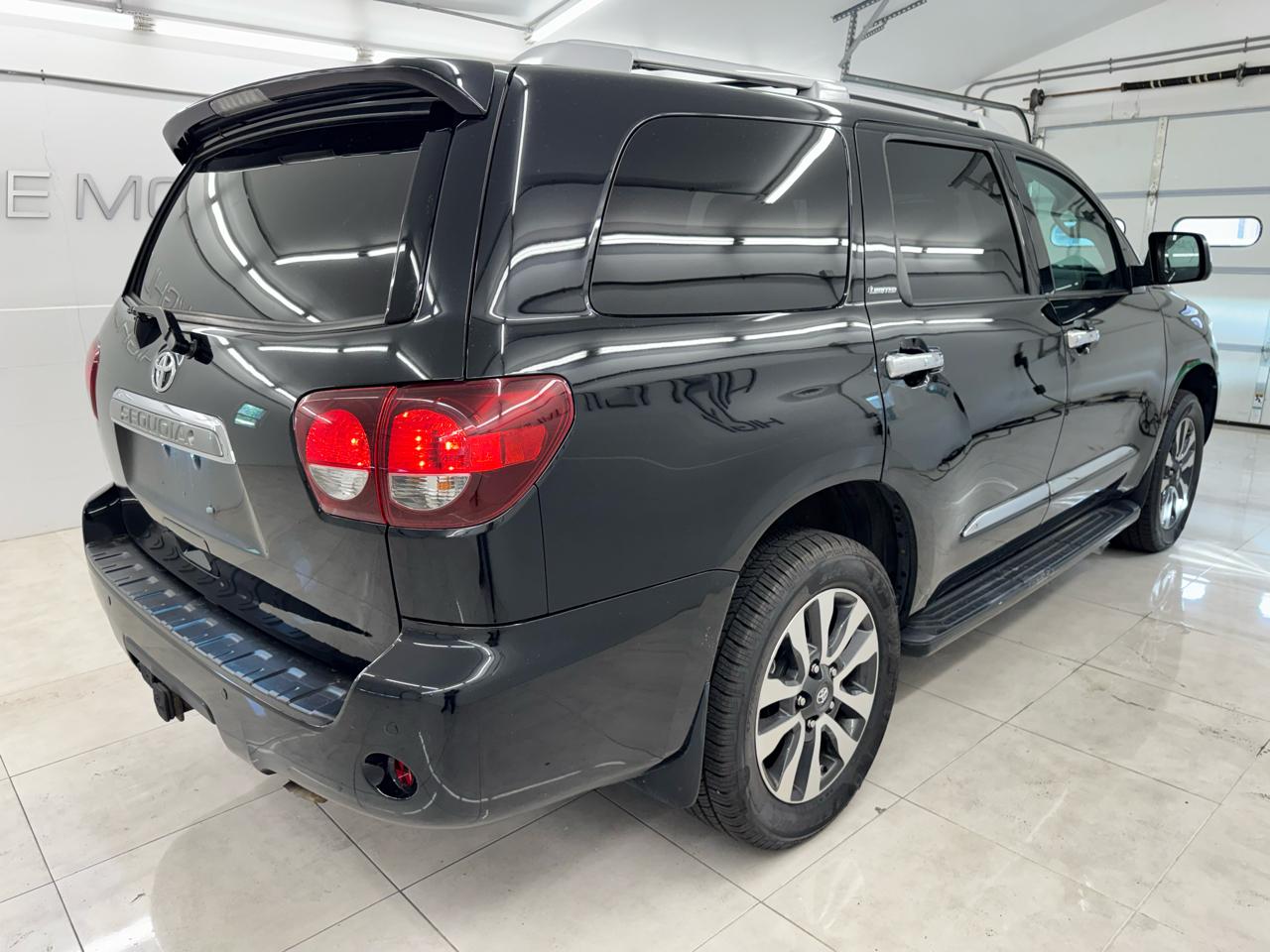 Toyota Sequoia Limited 4WD (Natl) 2019