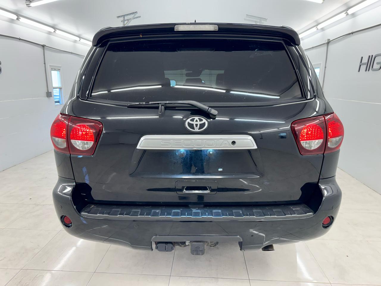 Toyota Sequoia Limited 4WD (Natl) 2019