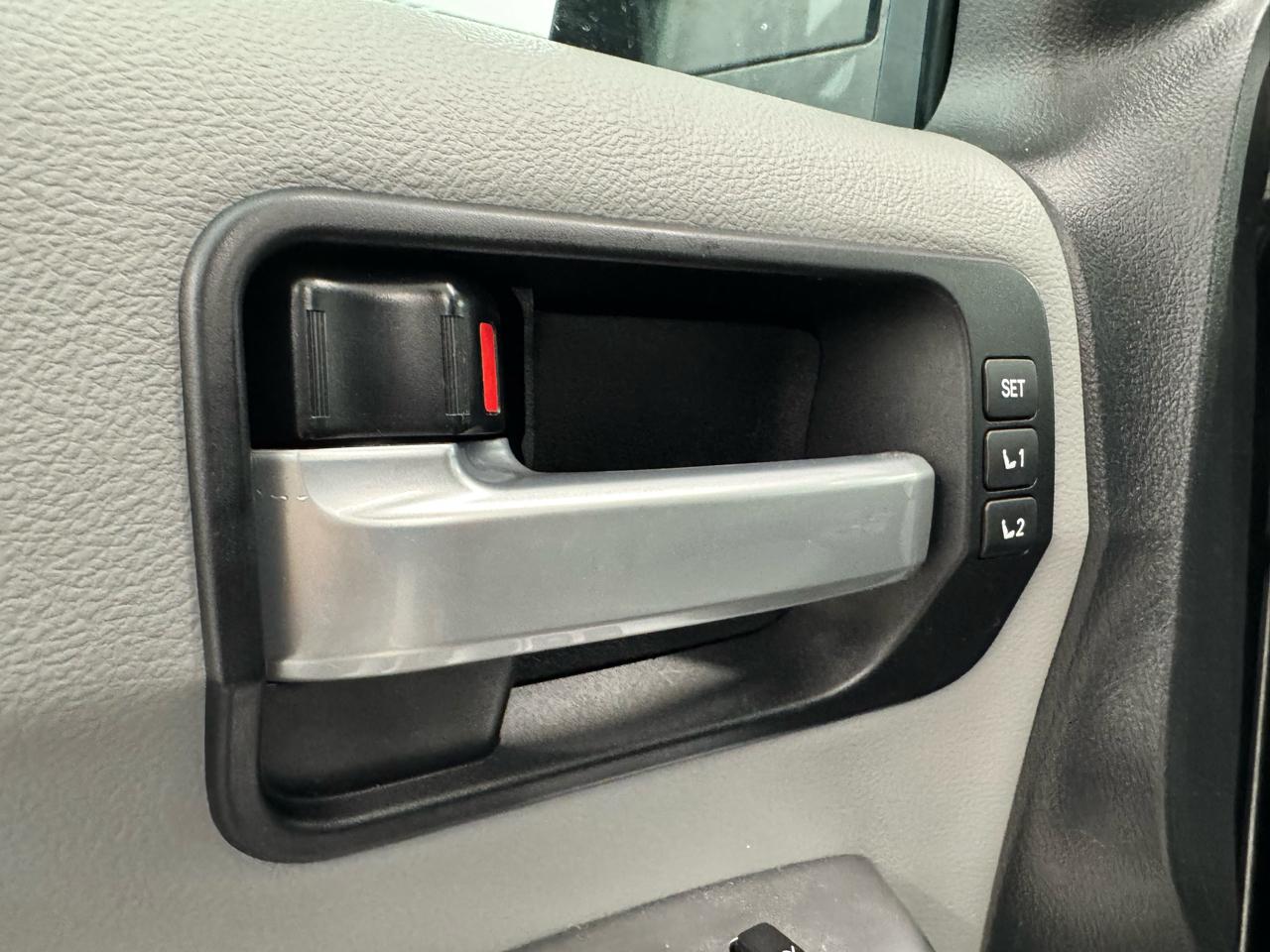 Toyota Sequoia Limited 4WD (Natl) 2019