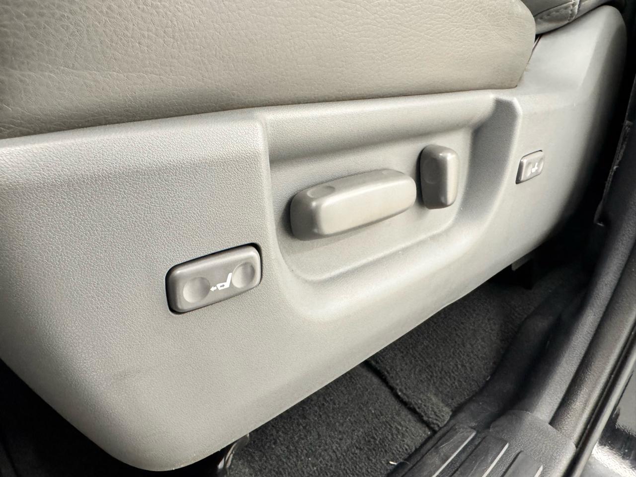 Toyota Sequoia Limited 4WD (Natl) 2019