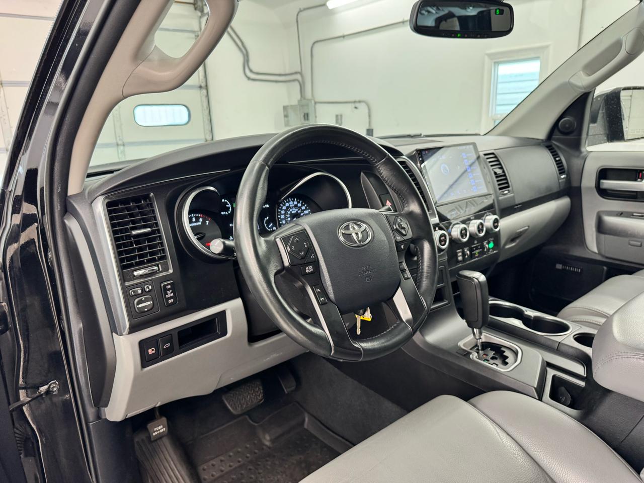 Toyota Sequoia Limited 4WD (Natl) 2019