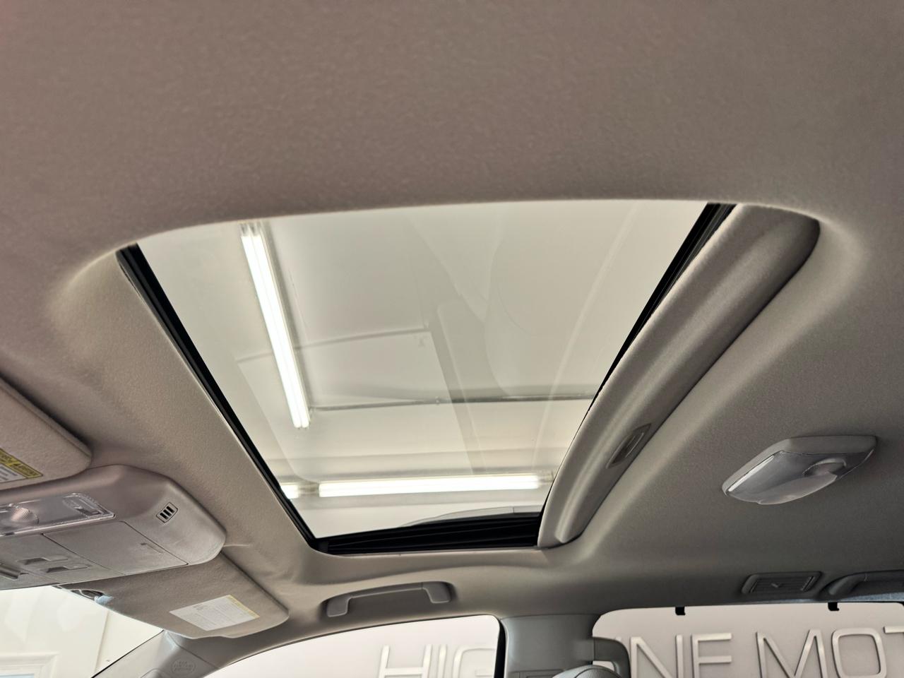 Toyota Sequoia Limited 4WD (Natl) 2019