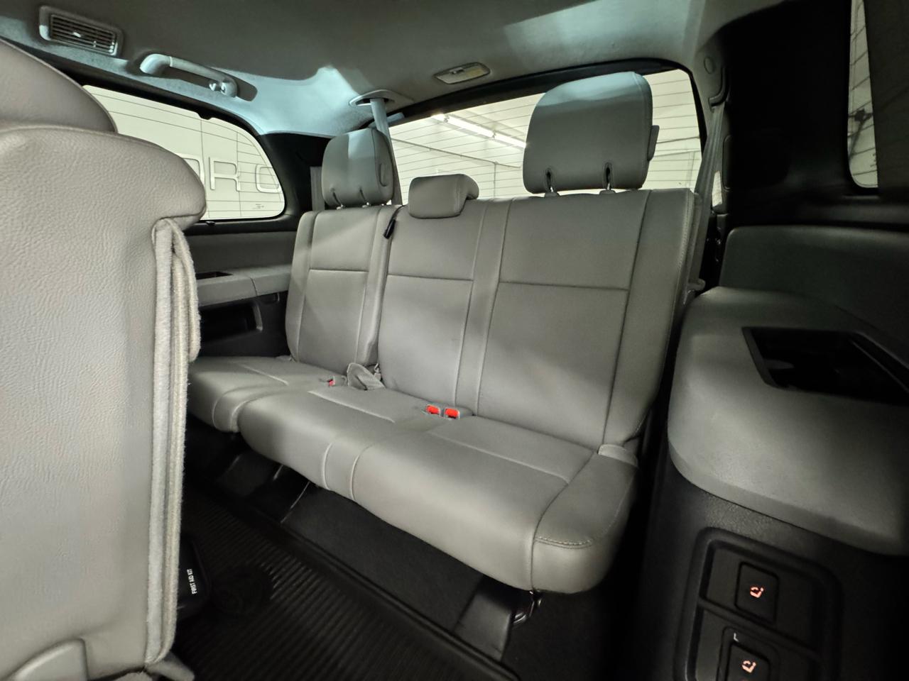 Toyota Sequoia Limited 4WD (Natl) 2019