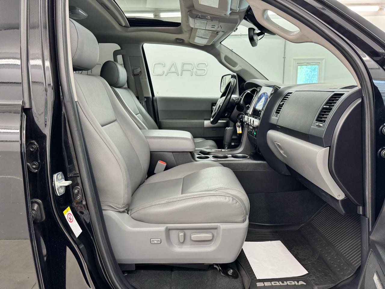 Toyota Sequoia Limited 4WD (Natl) 2019