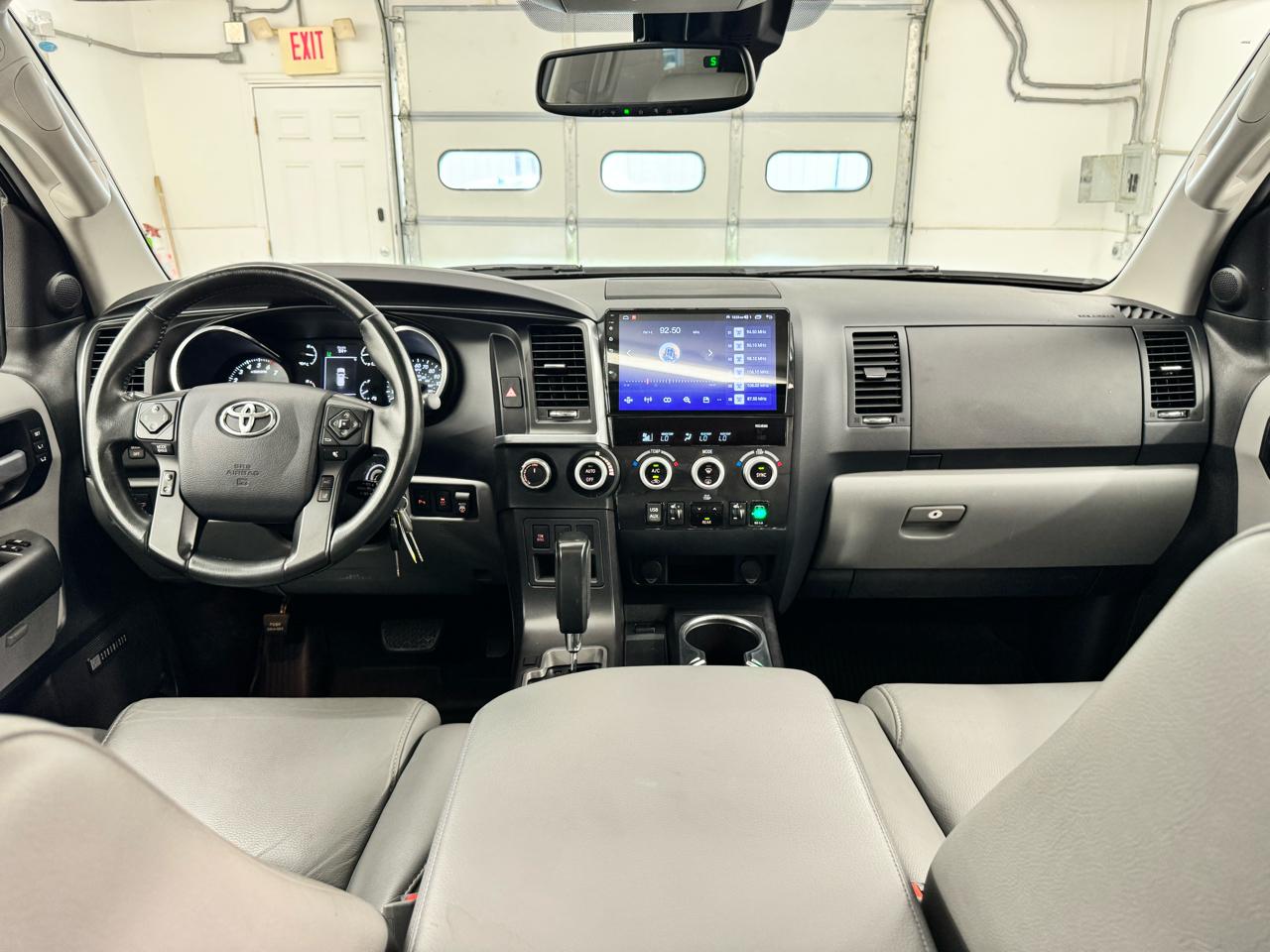 Toyota Sequoia Limited 4WD (Natl) 2019