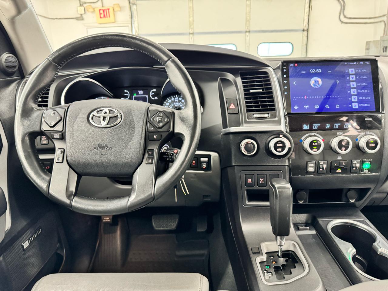 Toyota Sequoia Limited 4WD (Natl) 2019
