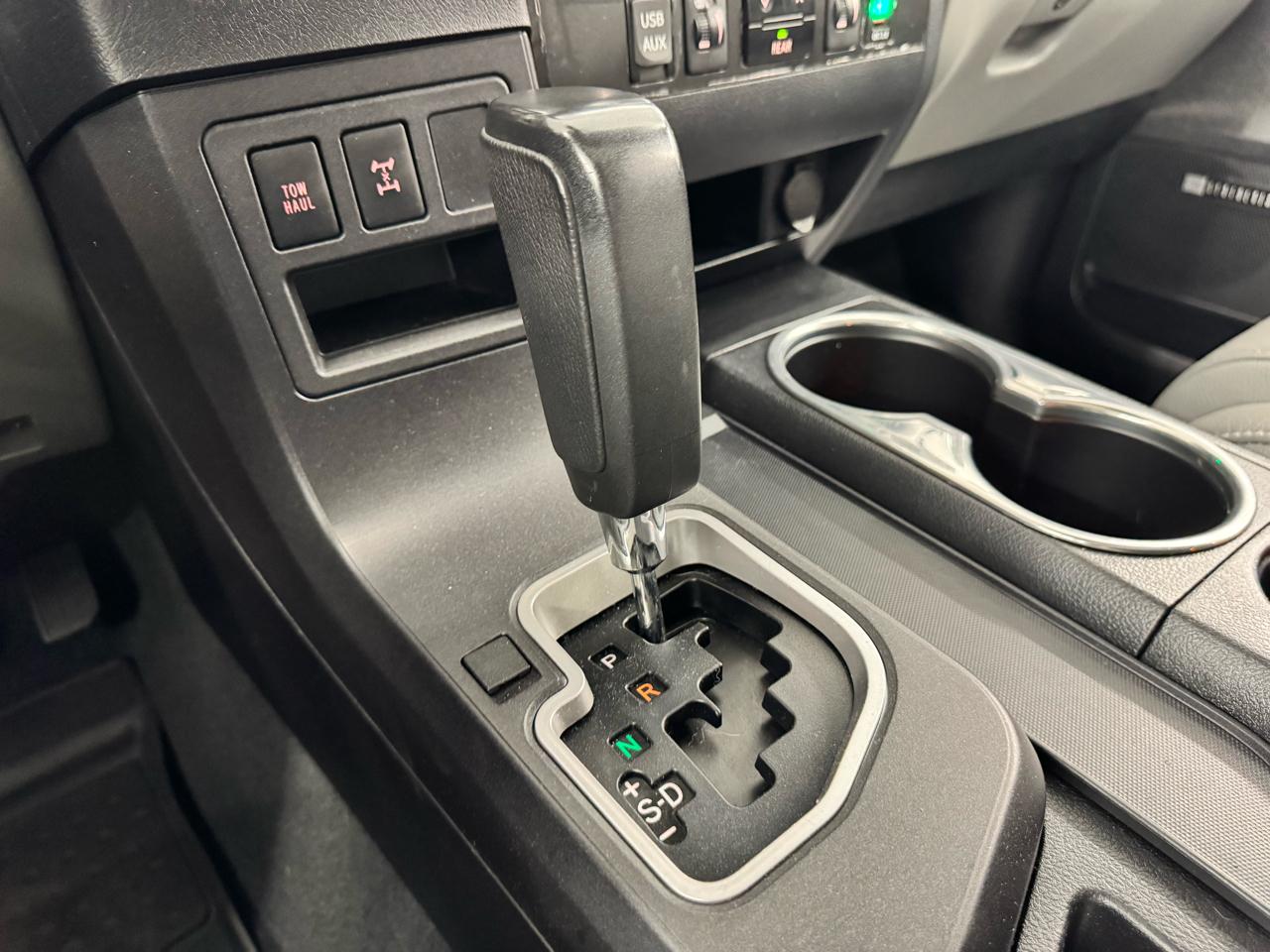 Toyota Sequoia Limited 4WD (Natl) 2019