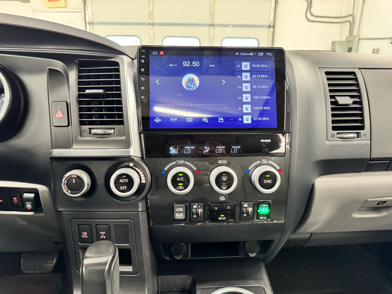 Toyota Sequoia Limited 4WD (Natl) 2019