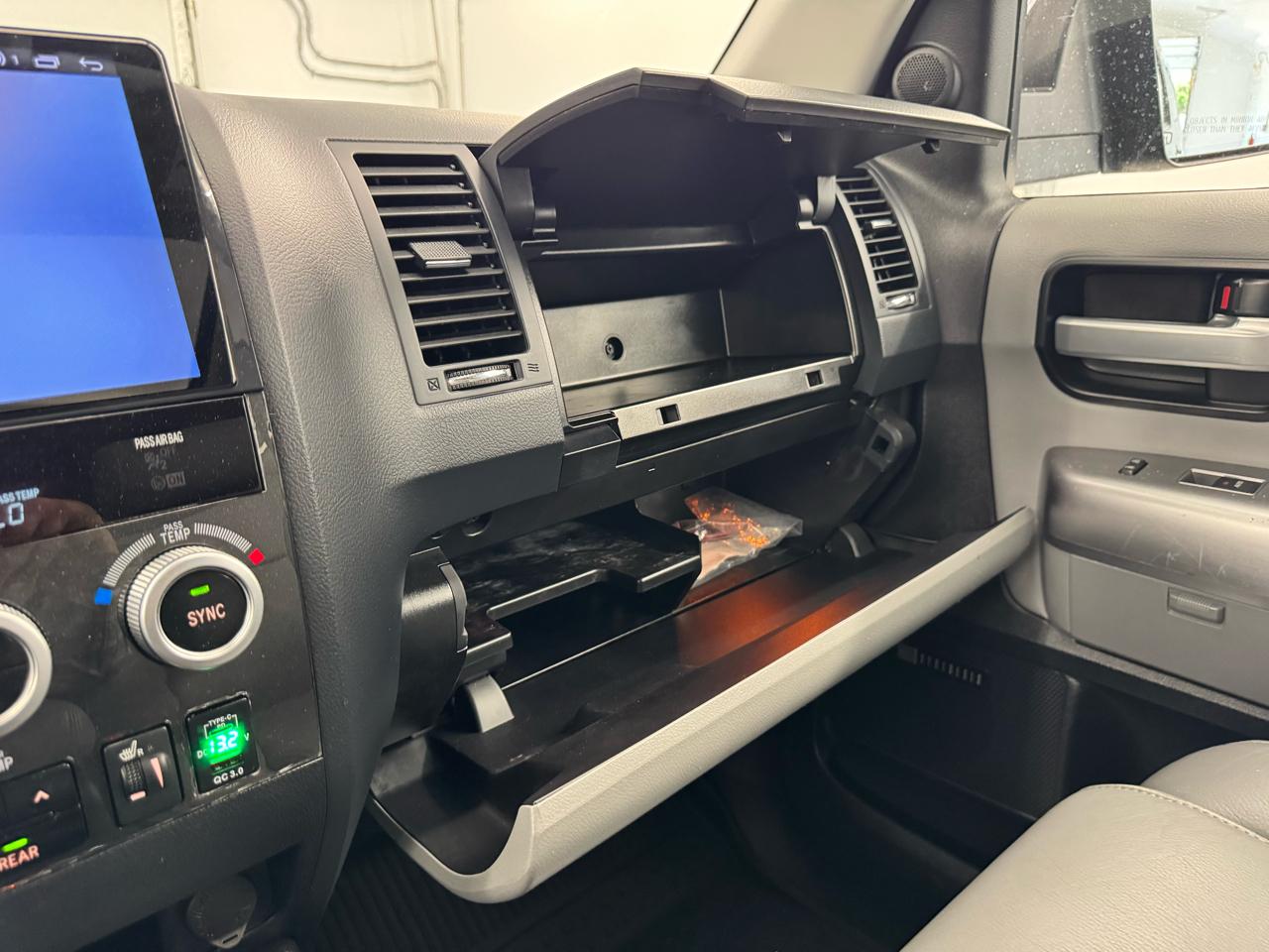 Toyota Sequoia Limited 4WD (Natl) 2019