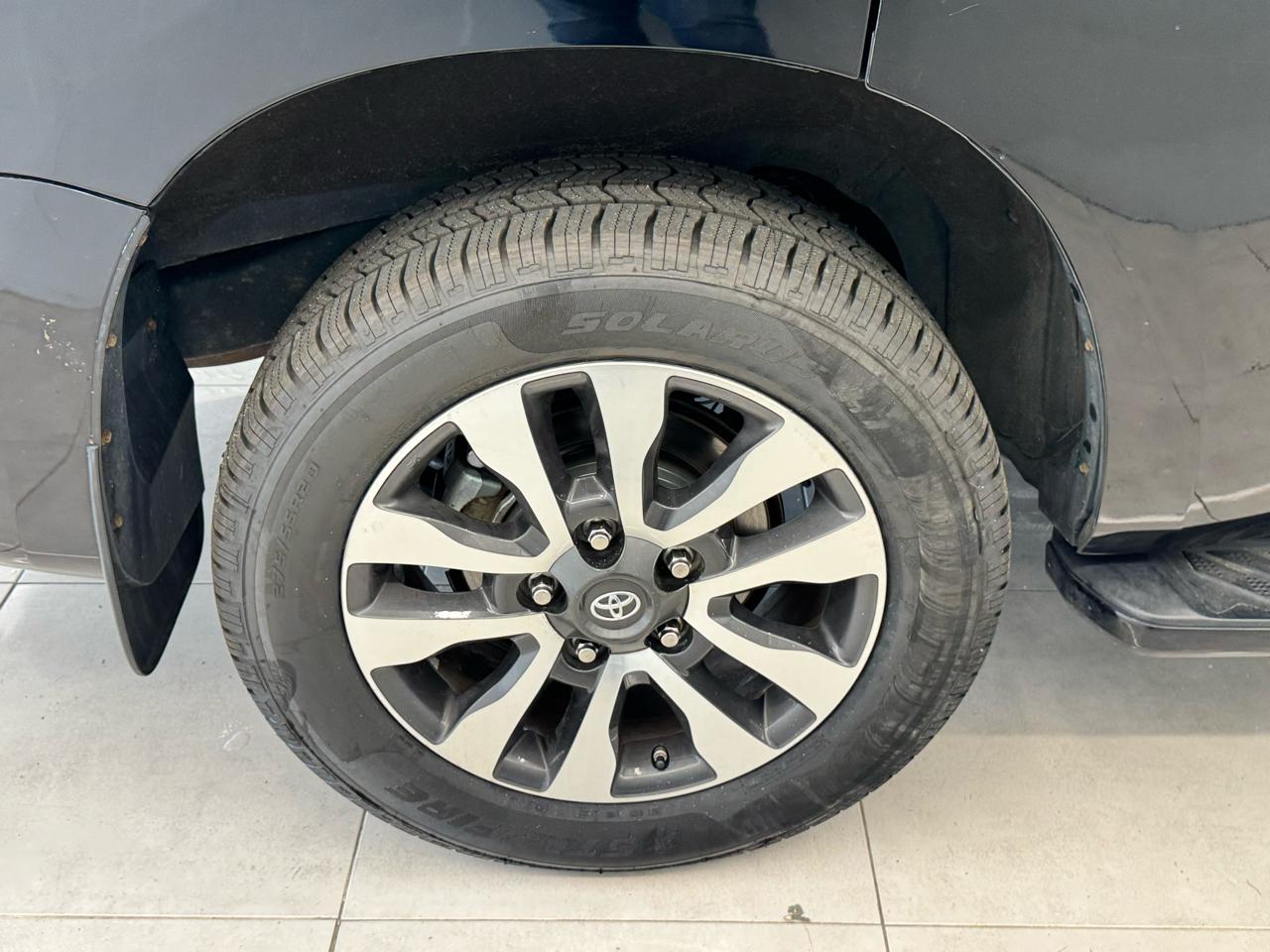 Toyota Sequoia Limited 4WD (Natl) 2019