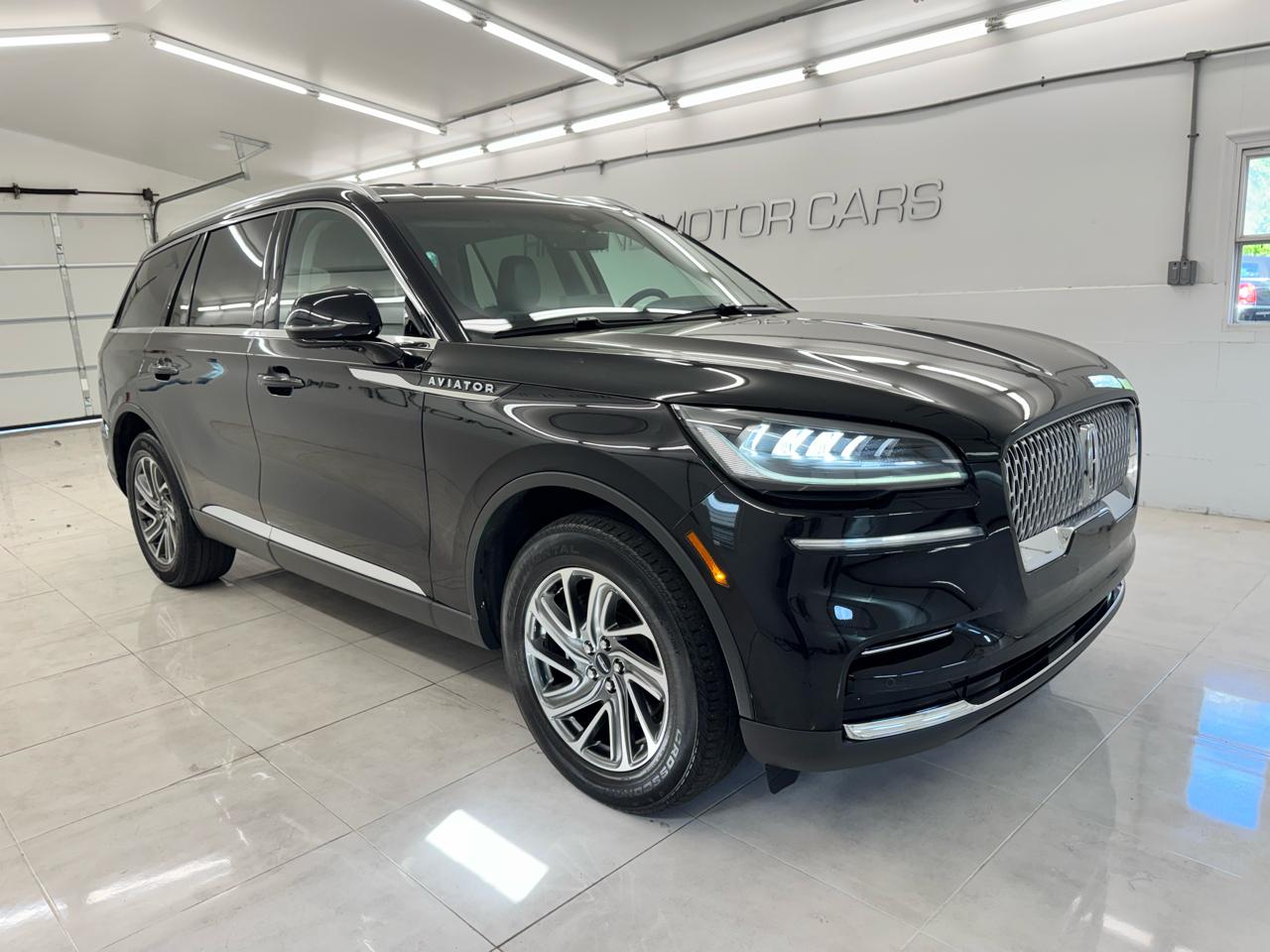 Lincoln Aviator Standard AWD 2023