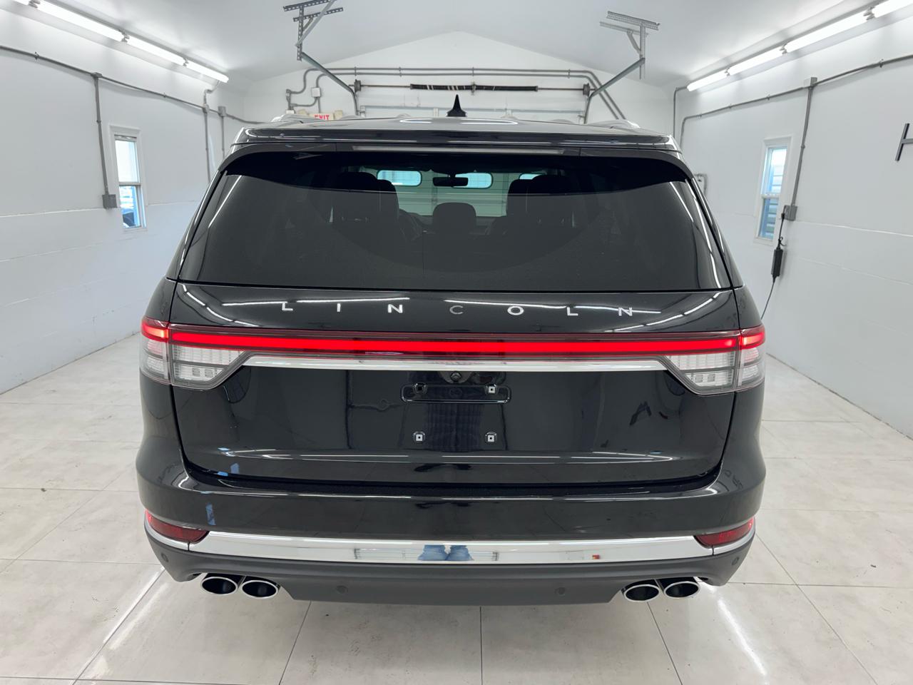 Lincoln Aviator Standard AWD 2023