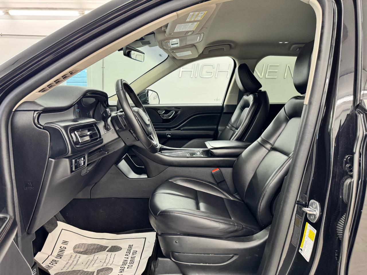 Lincoln Aviator Standard AWD 2023