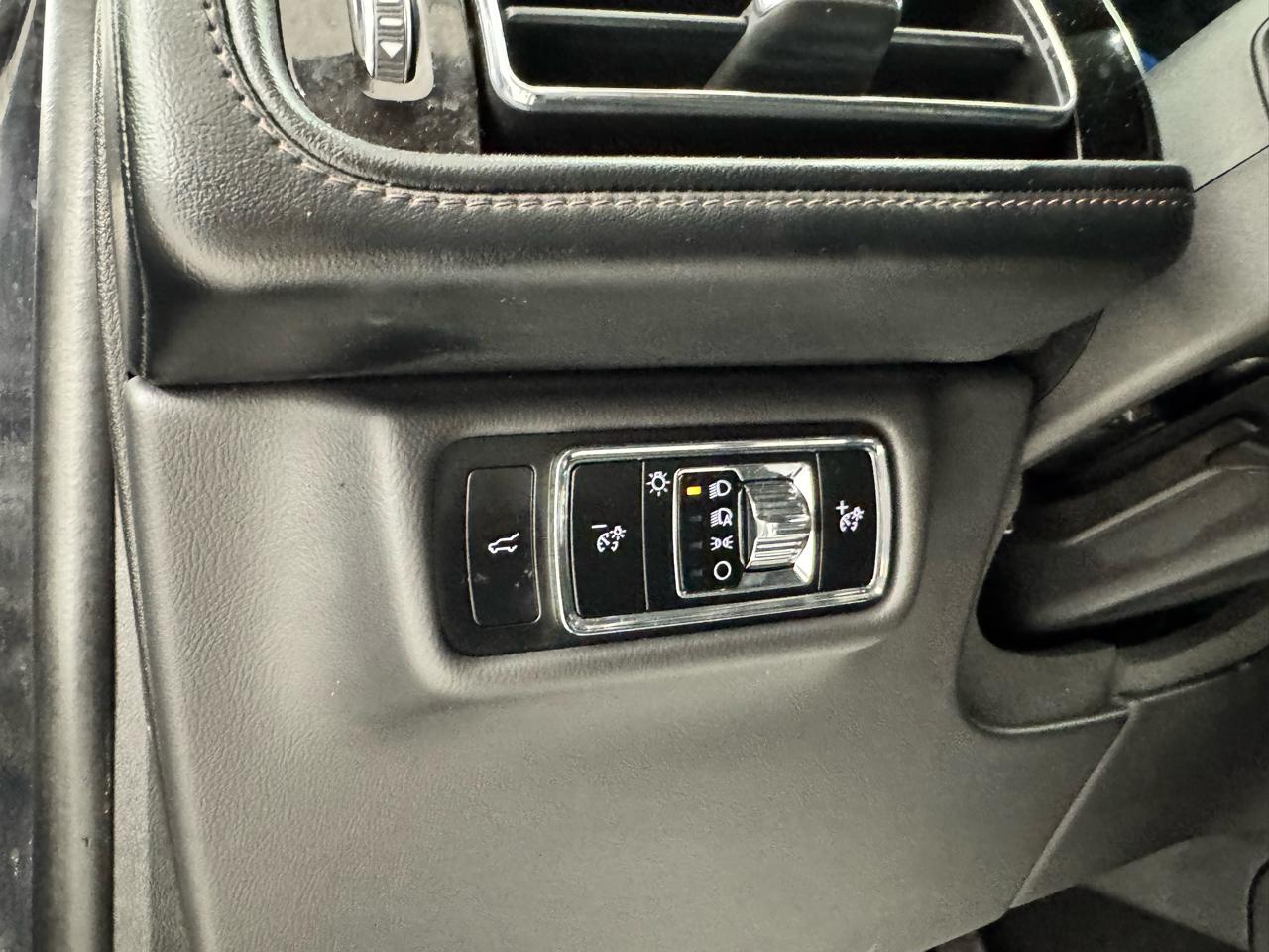 Lincoln Aviator Standard AWD 2023