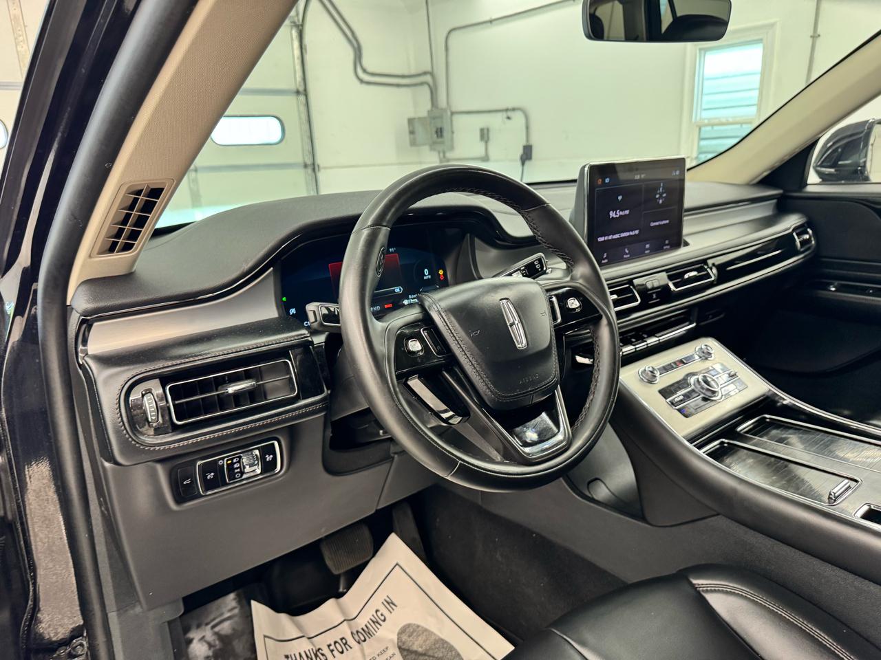 Lincoln Aviator Standard AWD 2023