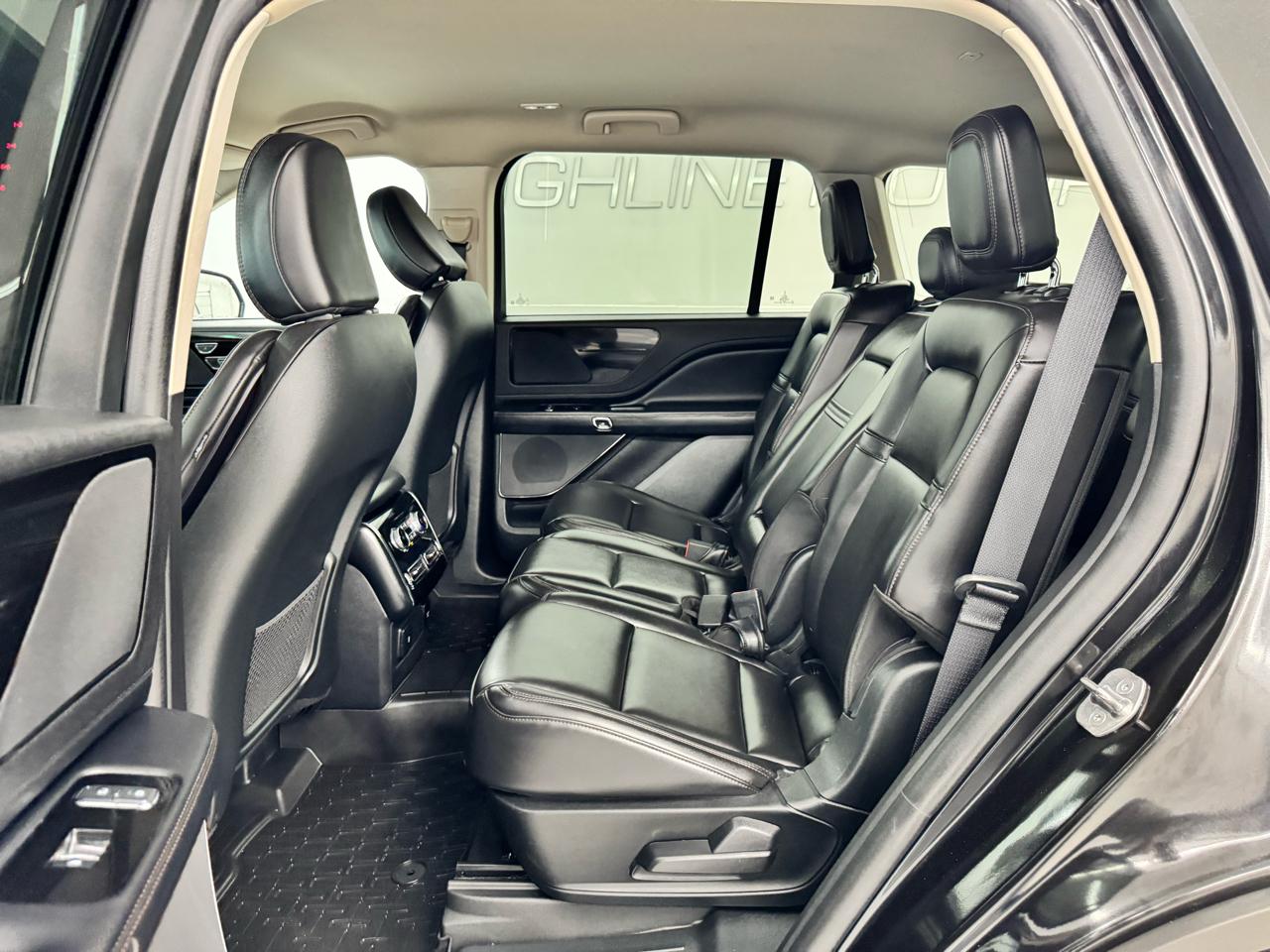 Lincoln Aviator Standard AWD 2023