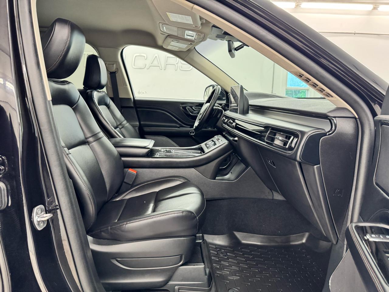 Lincoln Aviator Standard AWD 2023