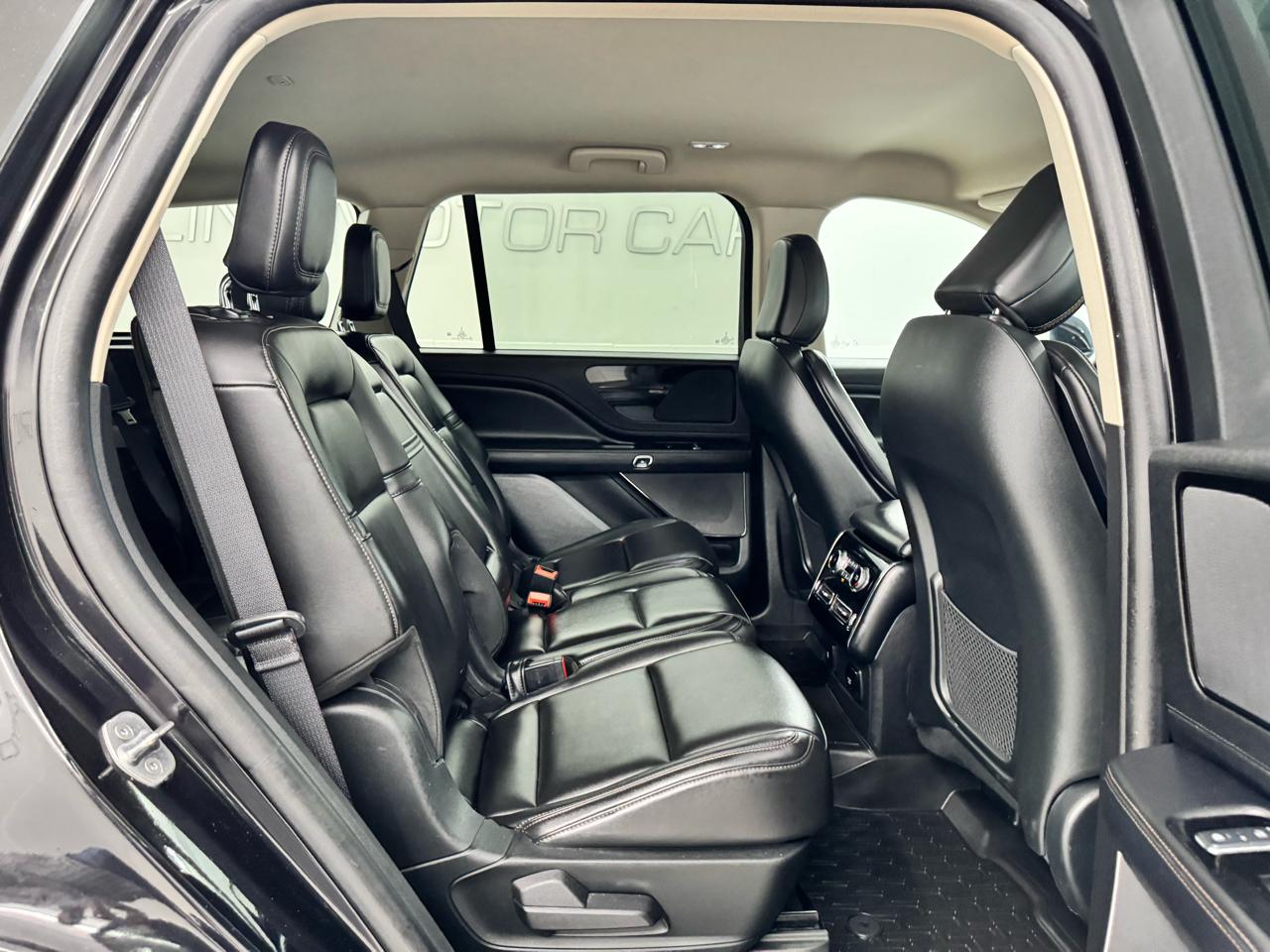 Lincoln Aviator Standard AWD 2023