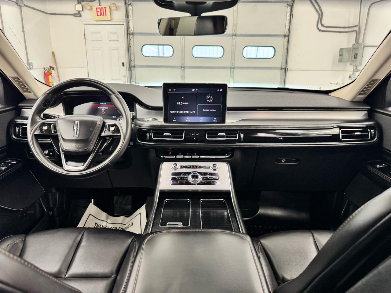 Lincoln Aviator Standard AWD 2023