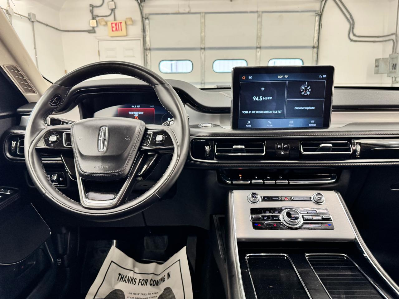 Lincoln Aviator Standard AWD 2023