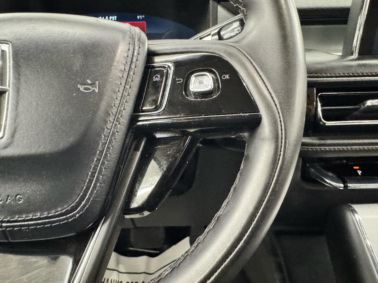 Lincoln Aviator Standard AWD 2023