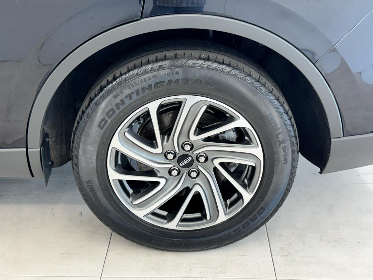 Lincoln Aviator Standard AWD 2023