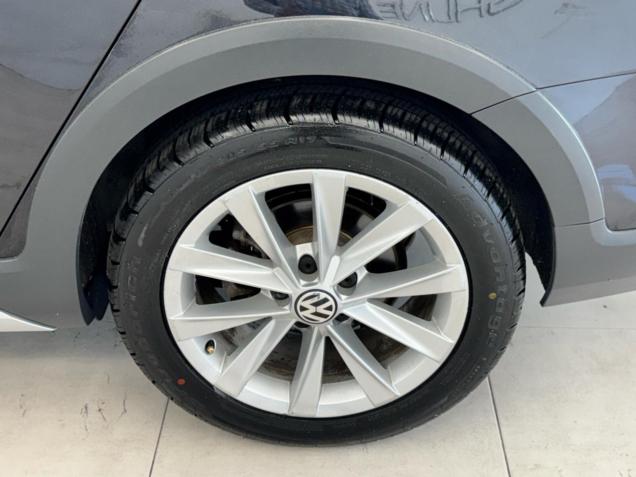 Volkswagen Golf Alltrack 1.8T SEL DSG 2017