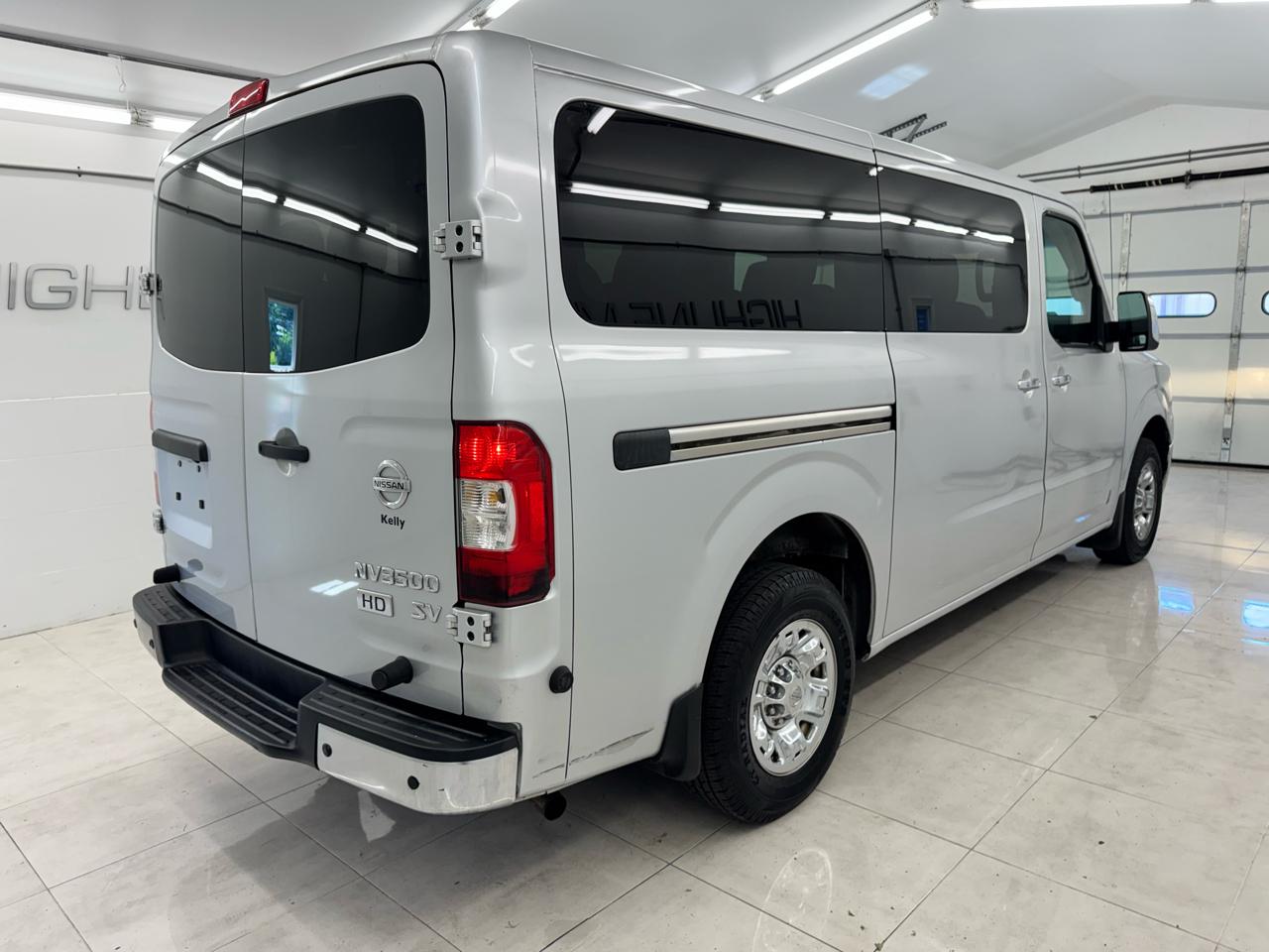 Nissan NVP 3500 V6 SV 2014